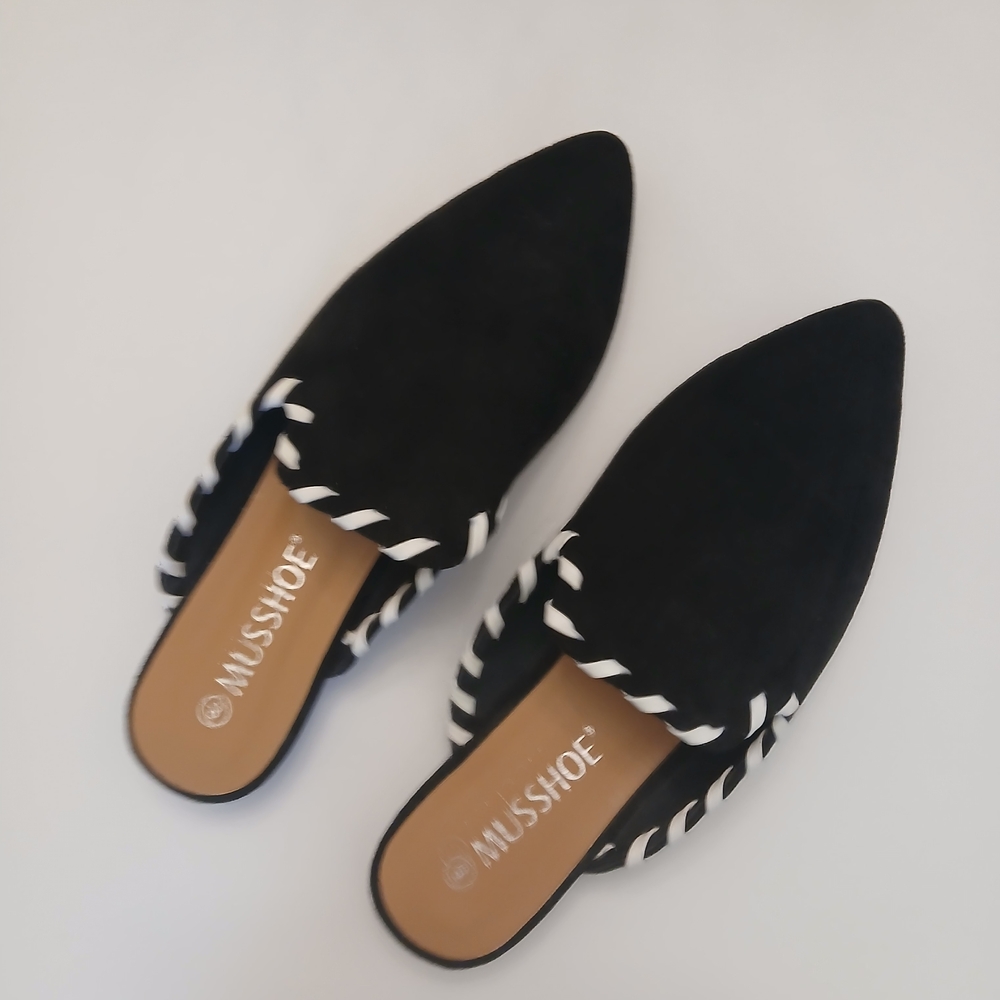 •MUSSHOE Black Pointed Slip-On Mule with Twisted Trim